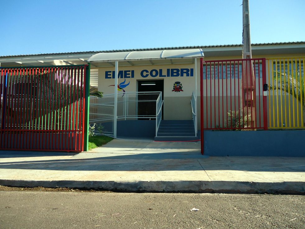 Prefeitura inaugura escola na Vila Barros