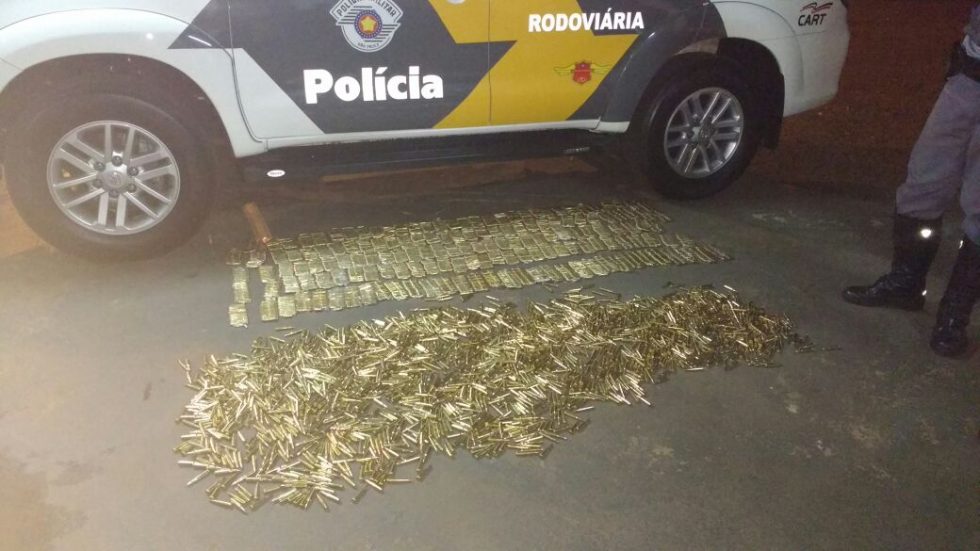 Polícia apreende munição para fuzil na região