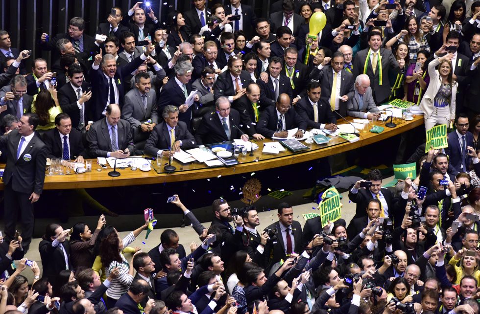 Votação do impeachment na Câmara é anulada