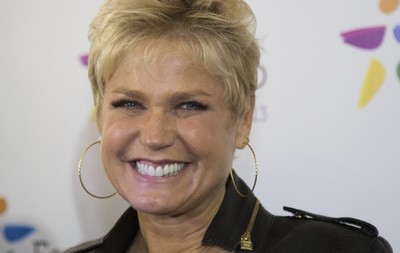 Xuxa revela nojo após beijo em Sérgio Mallandro