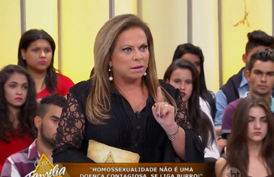 Christina Rocha discute com convidada em programa