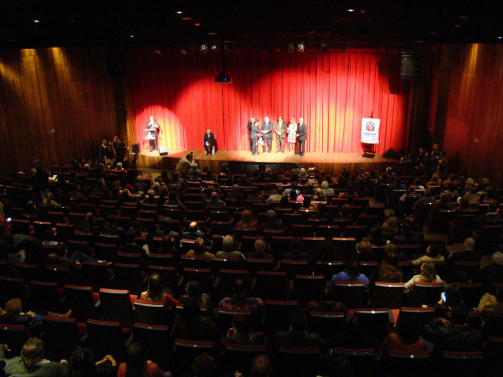 Teatro Municipal é reinaugurado com festa em Marília
