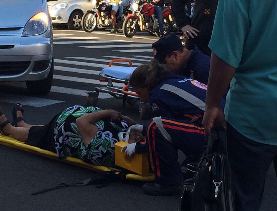 Mulher é atropelada na Avenida Sampaio Vidal