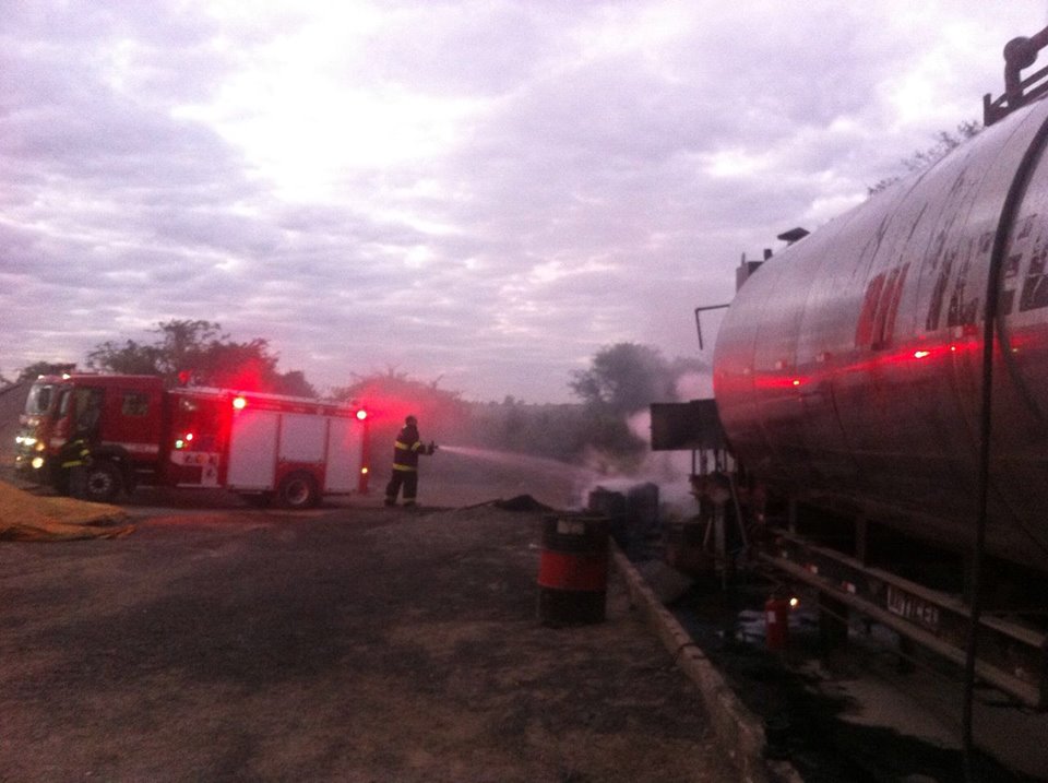 Óleo diesel provoca incêndio em pedreira na região