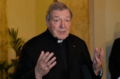 Ministro do Vaticano é acusado de pedofilia