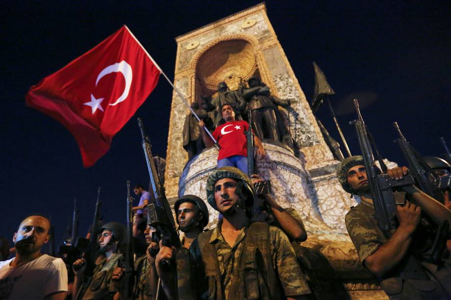 mundo-istambul-turquia-tentativa-golpe-militar-20160715-12