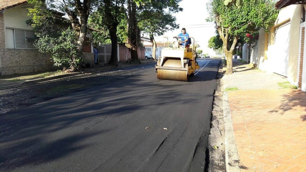 Prefeitura acelera recapeamento na cidade