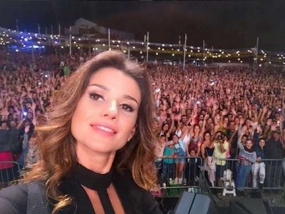 Paula Fernandes alfineta Faustão durante show