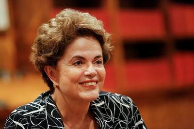 Dilma recebe carta do papa Francisco