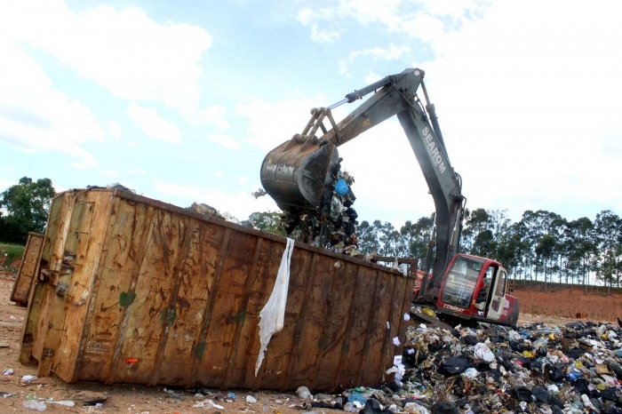 MP cobra gastos ilegais com lixo em Marília