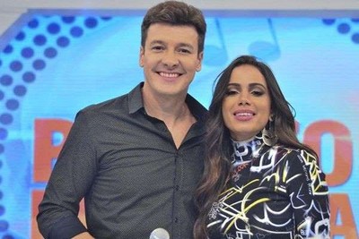 Anitta causa climão ao recusar quadro ‘vai dar namoro’