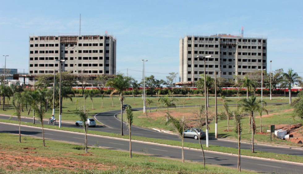 Menin conclui estruturas do Vitta Esmeralda