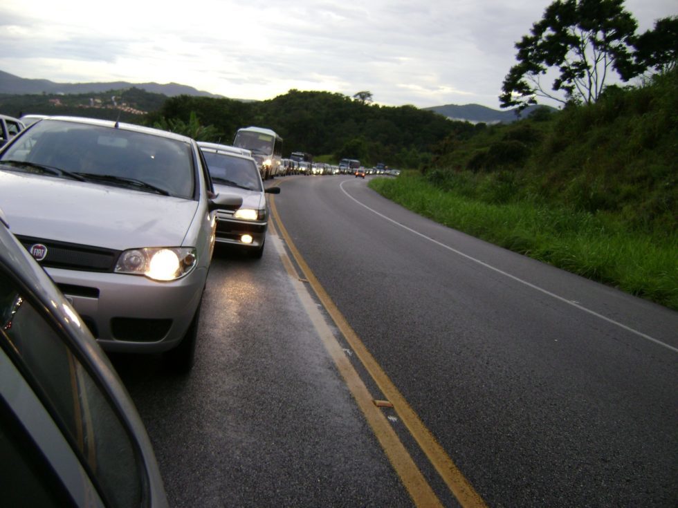 Justiça Federal suspende multa por Lei do Farol