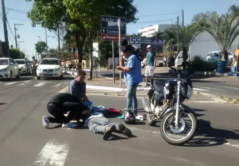 Homem fica ferido em acidente na zona leste