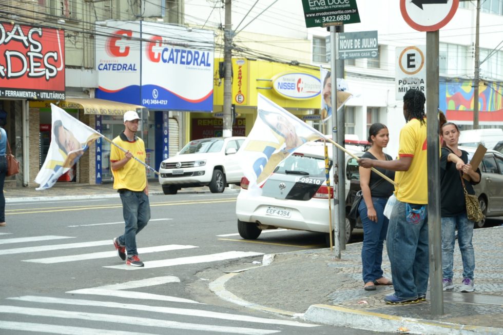 Homem leva facada no centro de Marília