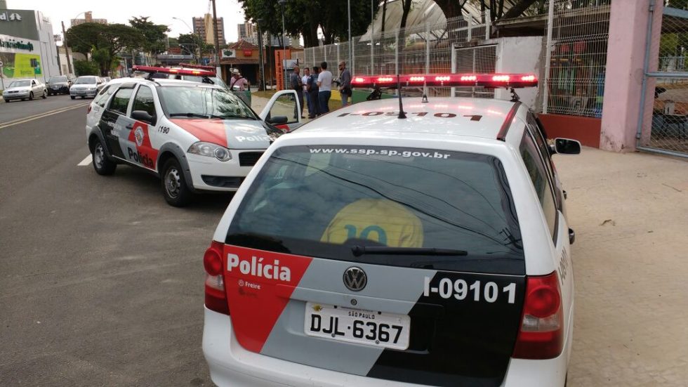 Homem é detido dentro de escola após fuga