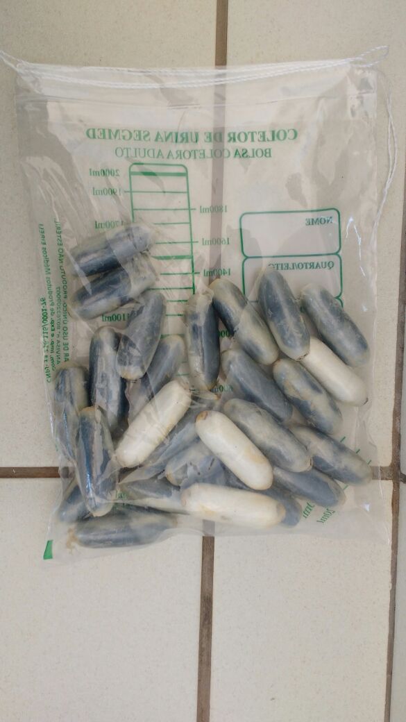 82 cápsulas: PF recebe boliviano que engoliu cocaína