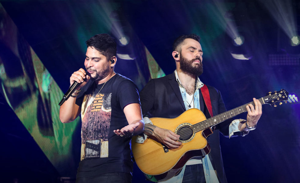 Dupla cancela show em Limeira e confirma em Marília