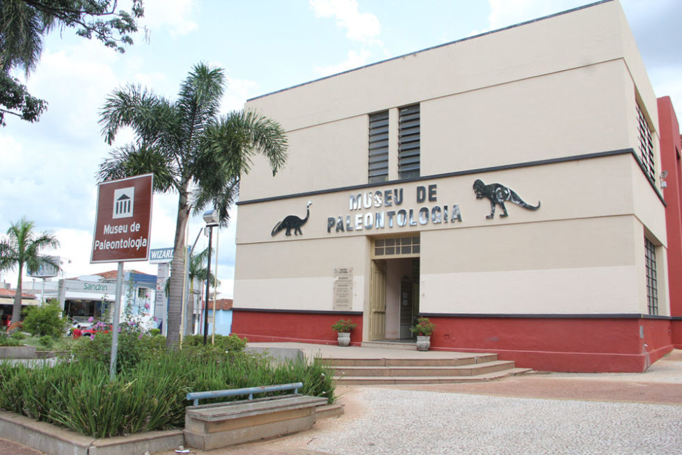 Museu de Paleontologia terá horário especial