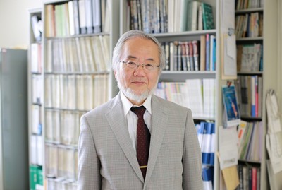 Cientista japonês ganha Nobel de medicina