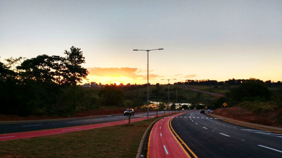 Nova avenida encanta moradores da zona leste