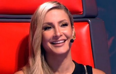 Claudia Leitte leva ‘fora’ de participante do The Voice