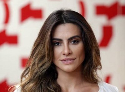 Cleo Pires tem crise de ansiedade em avião