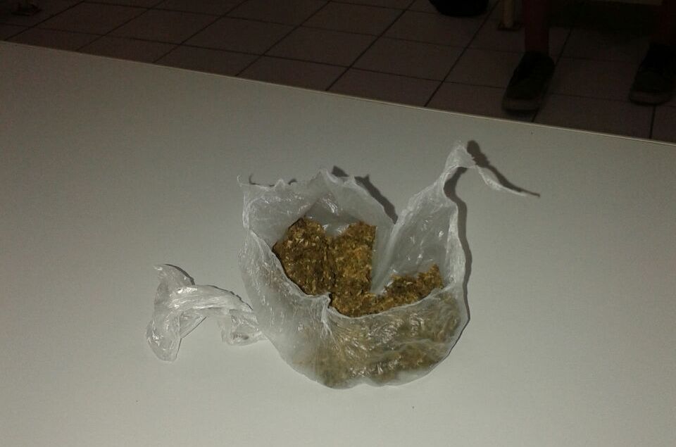 PM apreende droga que seria distribuída em festa