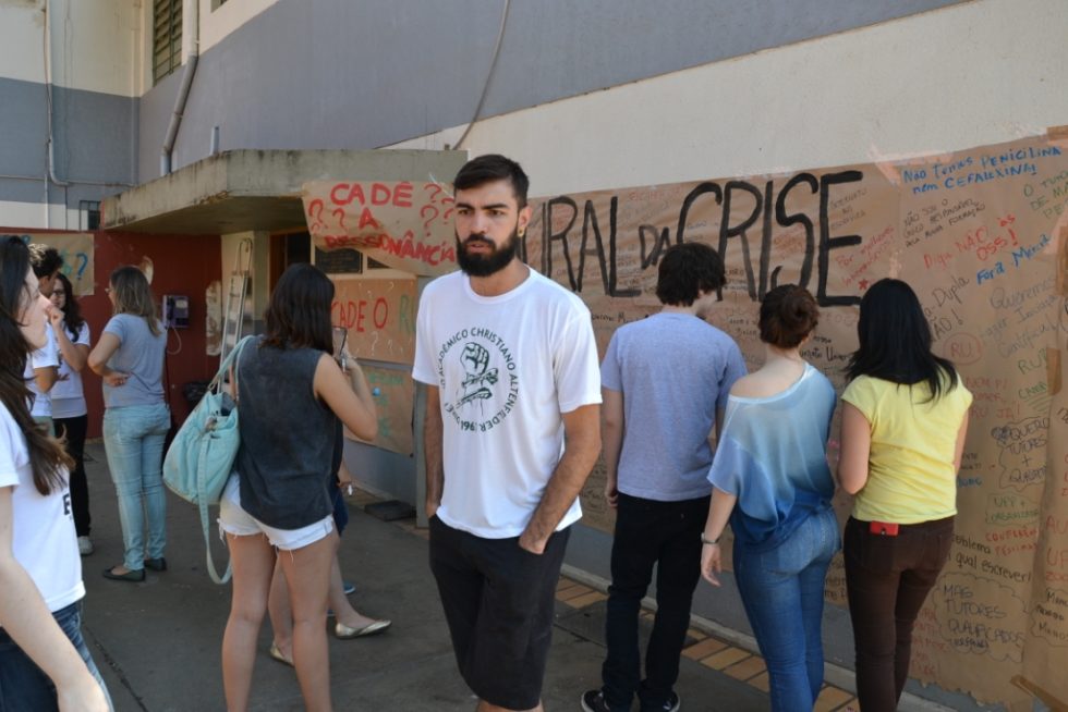 Alunos da Famema fazem protesto e pedem respostas