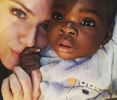 Giovanna Ewbank divulga foto fofa da filha Titi