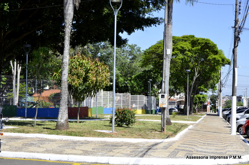Praça da Emei Monteiro Lobato é reinaugurada