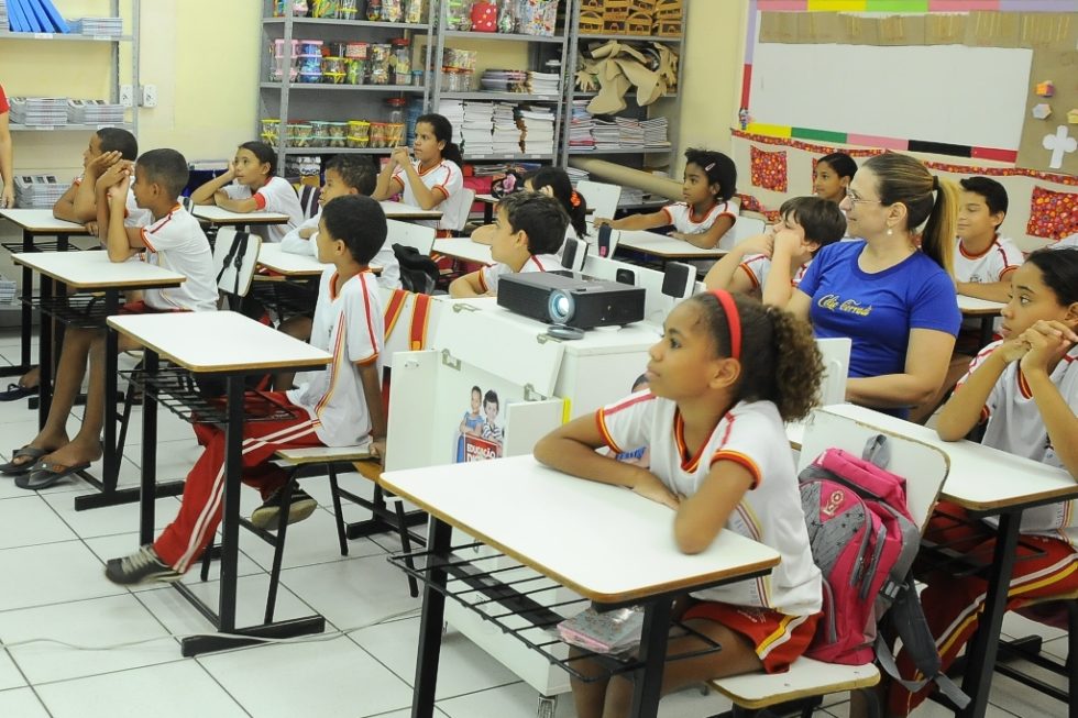 Prefeitura contrata zeladoria em escolas por R$ 6,8 mi