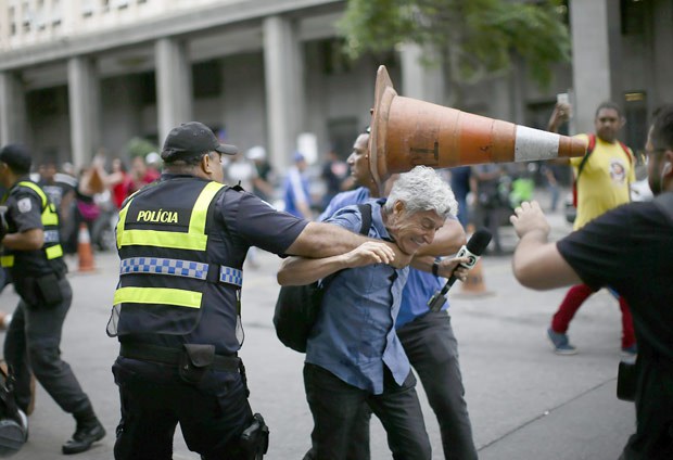 caco-barcellos-agredido