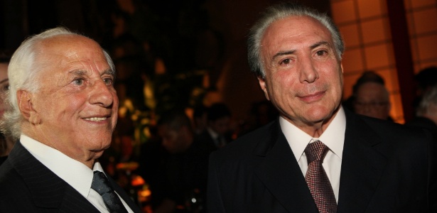 21jun2013-michel-temer-na-festa-de-50-anos-de-casados-do-advogado-jose-yunes-1481729721404_615x300