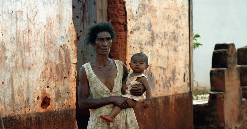 2fev2013-ha-dez-anos-o-governo-federal-lancava-em-guaribas-no-sul-do-piaui-o-programa-fome-zero-com-o-objetivo-de-erradicar-a-miseria-1359830478138_956x500