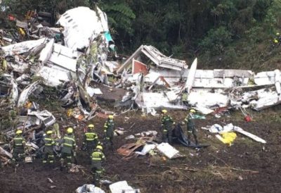 Avião da Chape tinha sobrecarga e caiu por pane seca