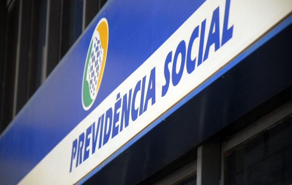 Governo nega redução de idade para aposentadoria