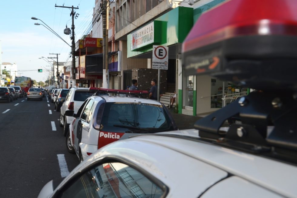 Centro amanhece com movimentação policial