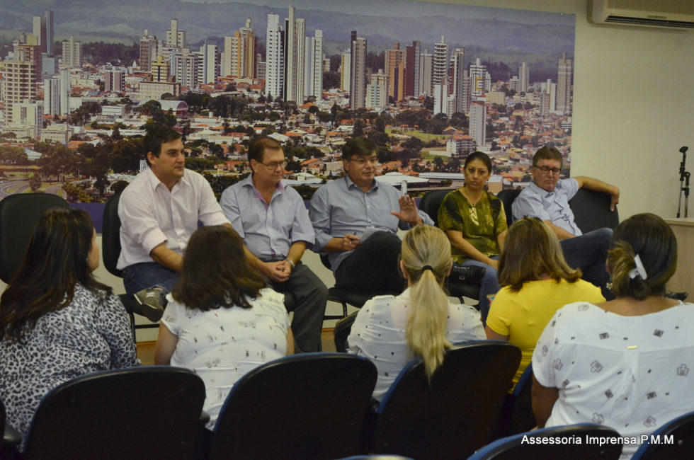 Daniel anuncia concurso público na Educação