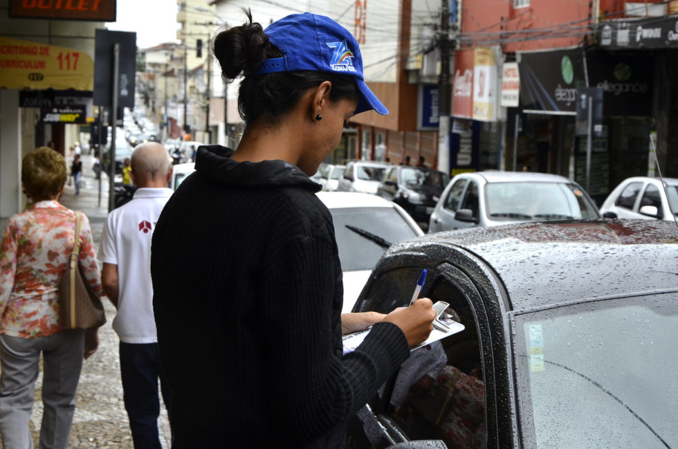 Multas de zona azul voltam nesta sexta em Marília