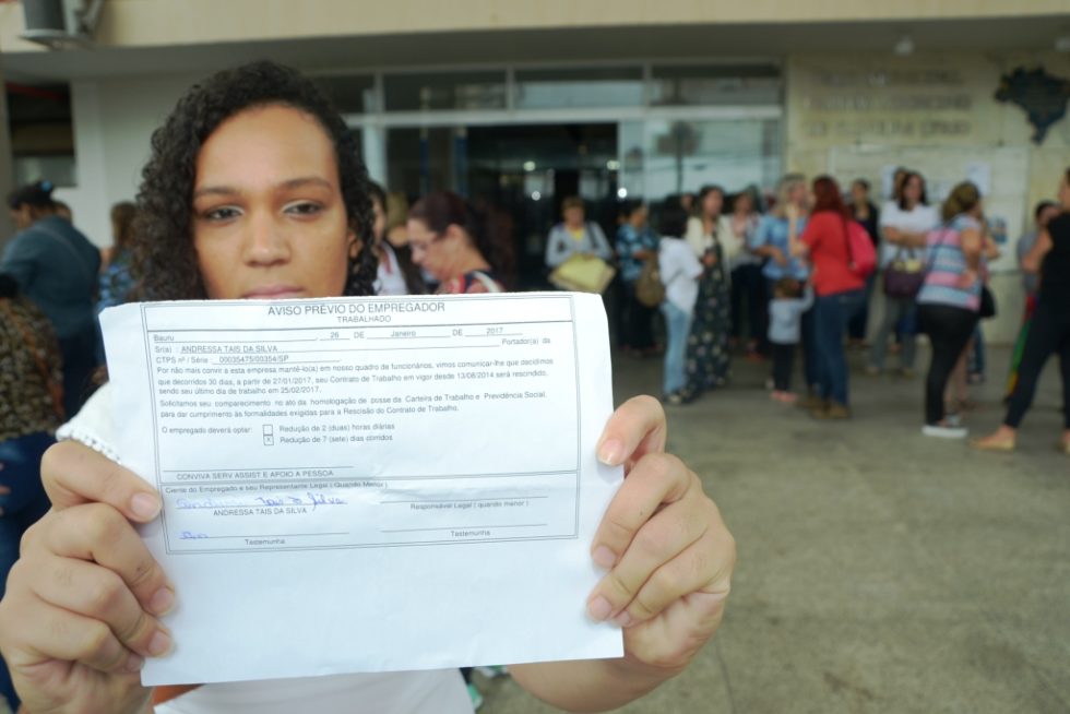 Funcionárias da Educação protestam na Prefeitura