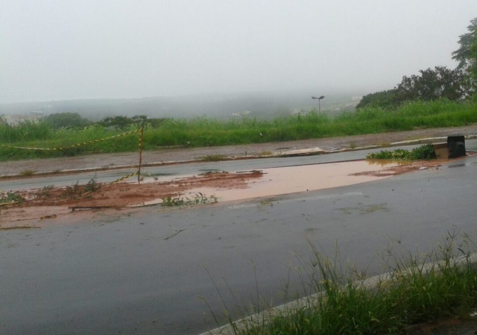 Buraco na João Ramalho preocupa motoristas