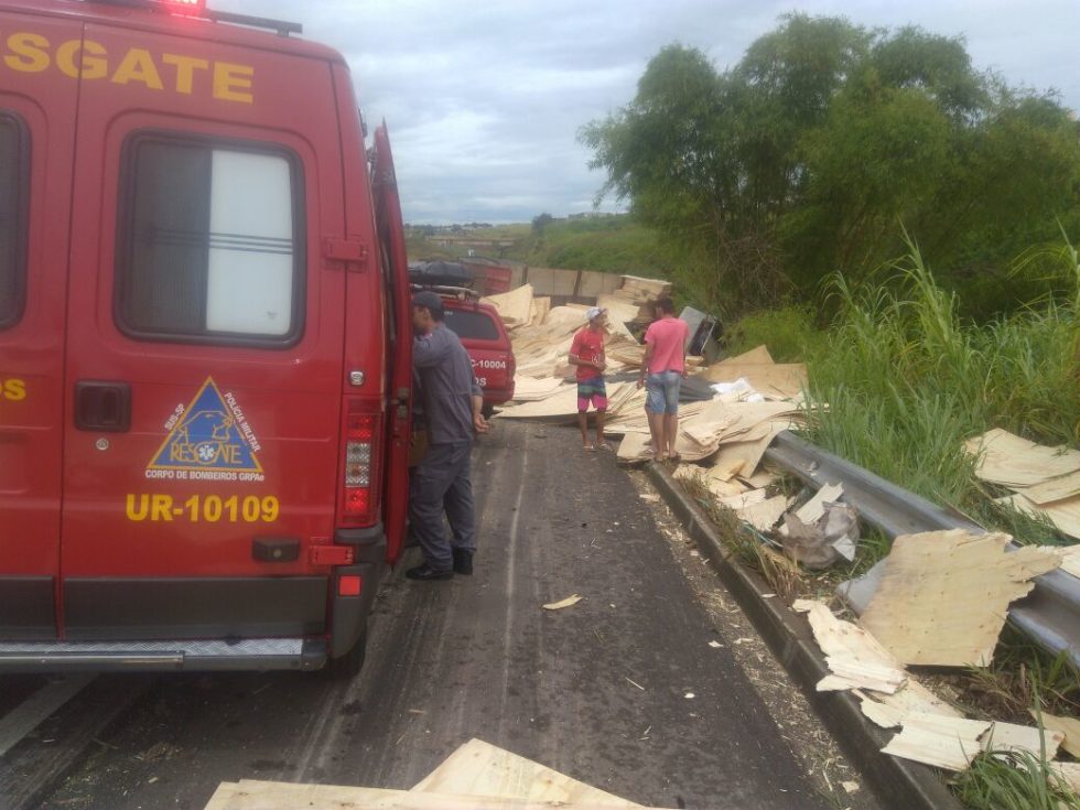 Acidentes complicam trânsito no Contorno