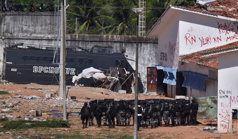 Presos tentam assassinar diretor de Alcaçuz em motim