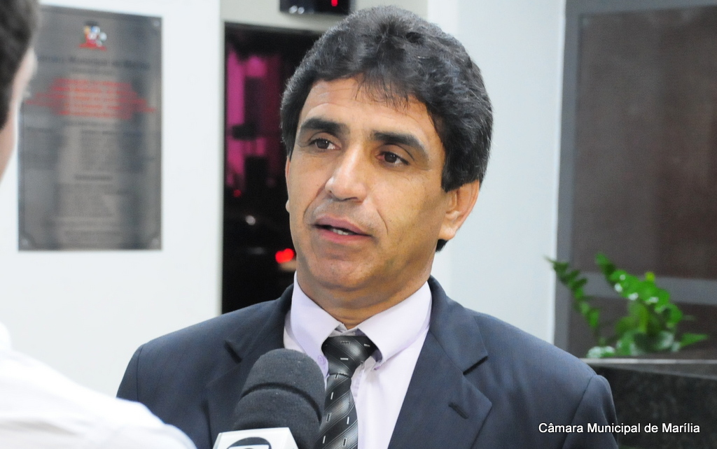 Governo Vinicius exonera Capacete após identificar impedimentos legais