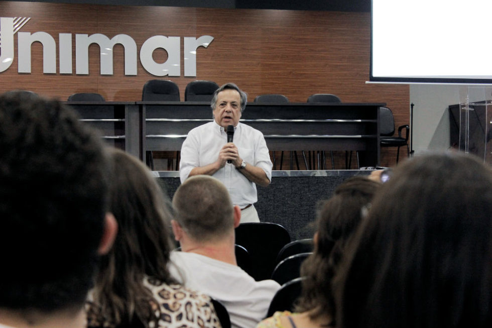 Presidente do Conselho de Veterinária dá palestra na Unimar