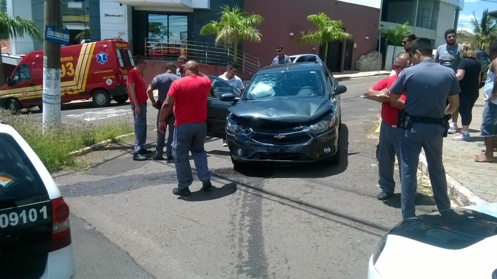 Mulher fica gravemente ferida após acidente