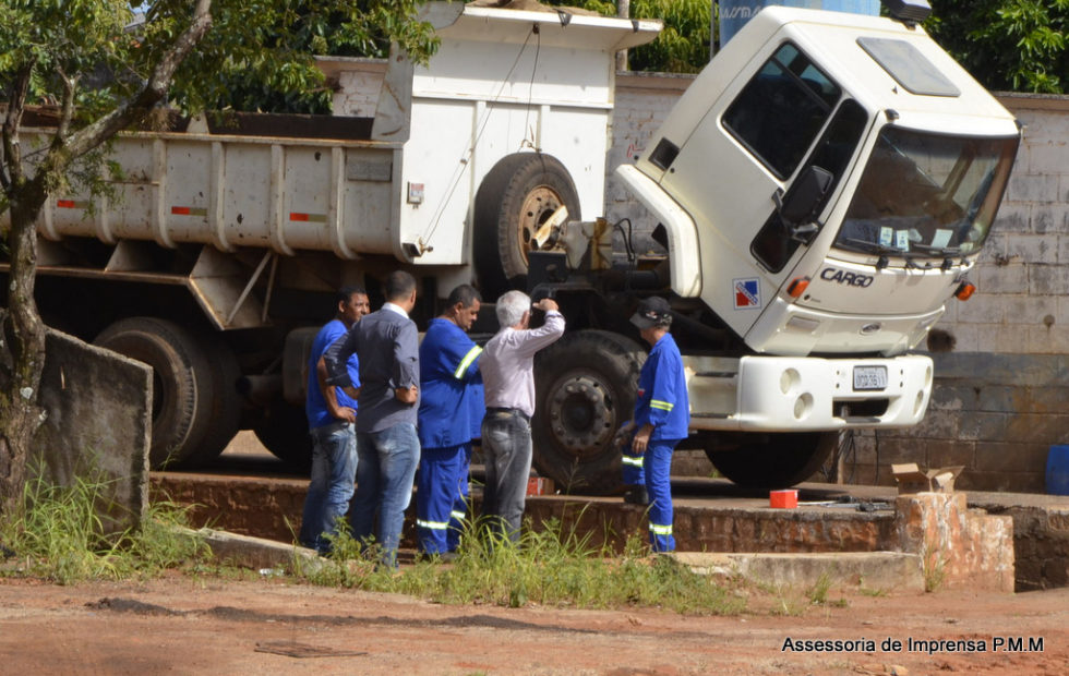 Polícia prende dupla furtando a Codemar