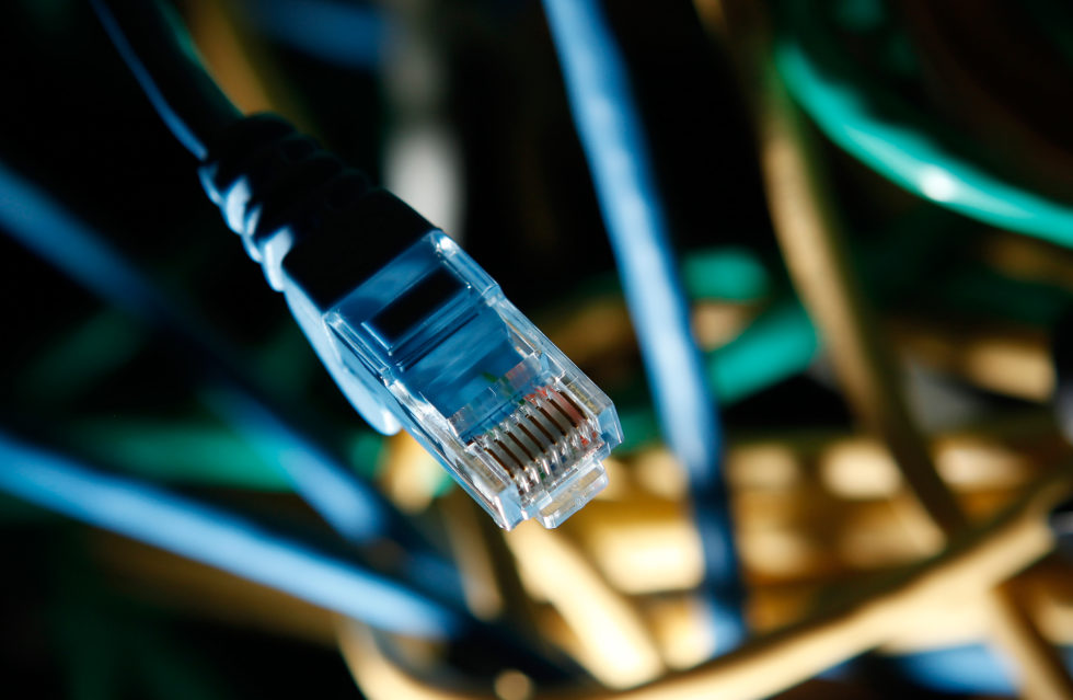 Senado aprova projeto que proíbe limite na banda larga