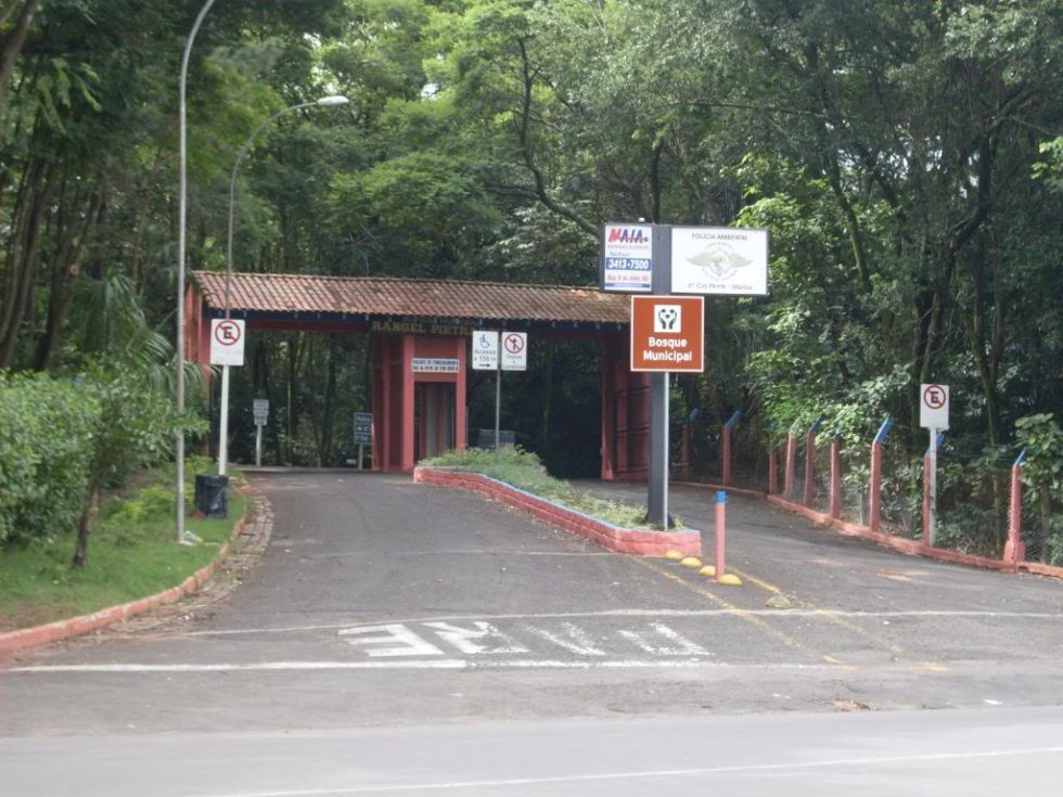 Homem é agredido e roubado no Bosque Municipal